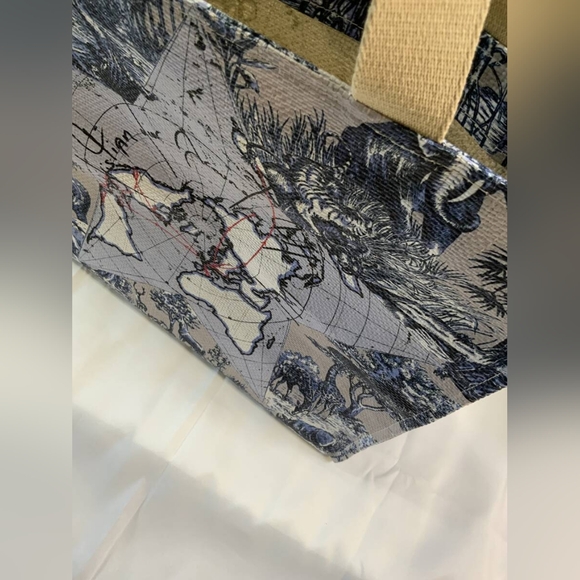 NWT Dior Around The World VIP Tote bag! - Picture 5 of 16